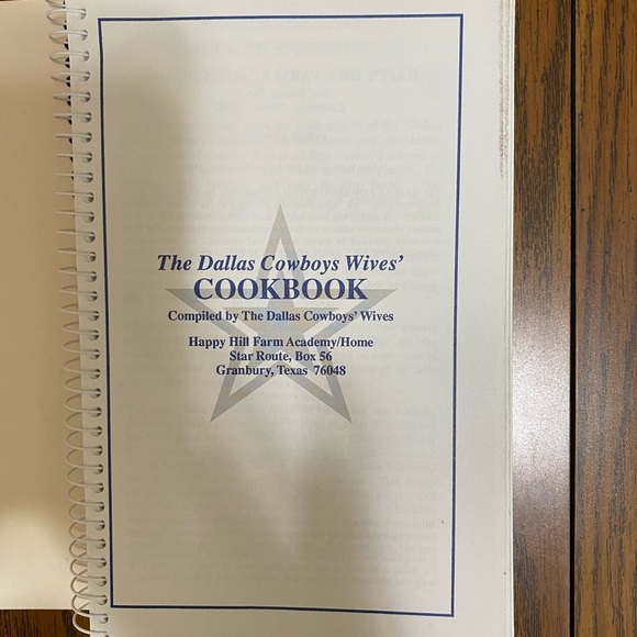 Dallas Cowboys Wives' Cookbook - Picture 3 of 10